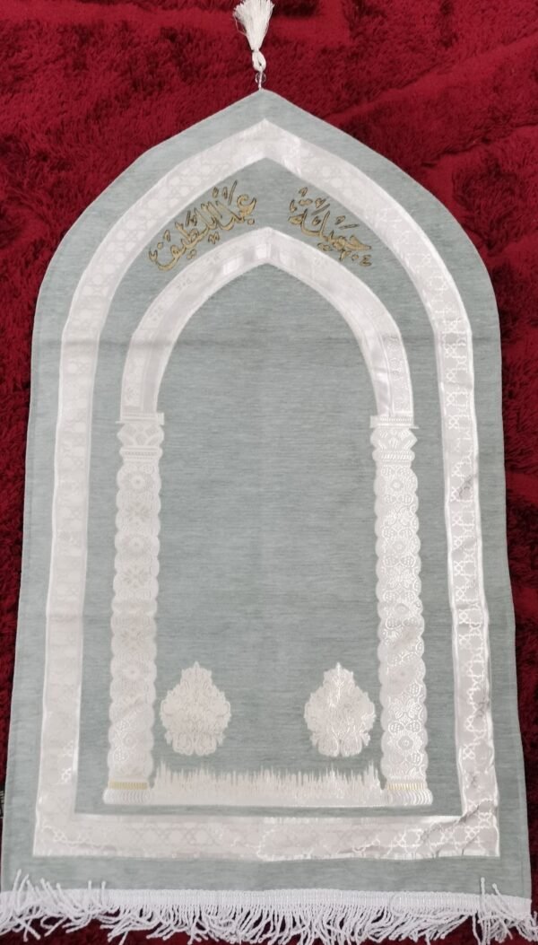 ⁦سجادة صلاة مع كتابة الاسم⁩ - الصورة ⁦3⁩